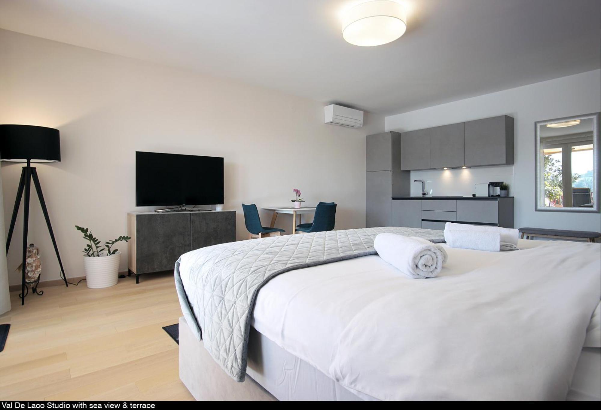 Val De Laco Studio Apartments ロヴィニ エクステリア 写真