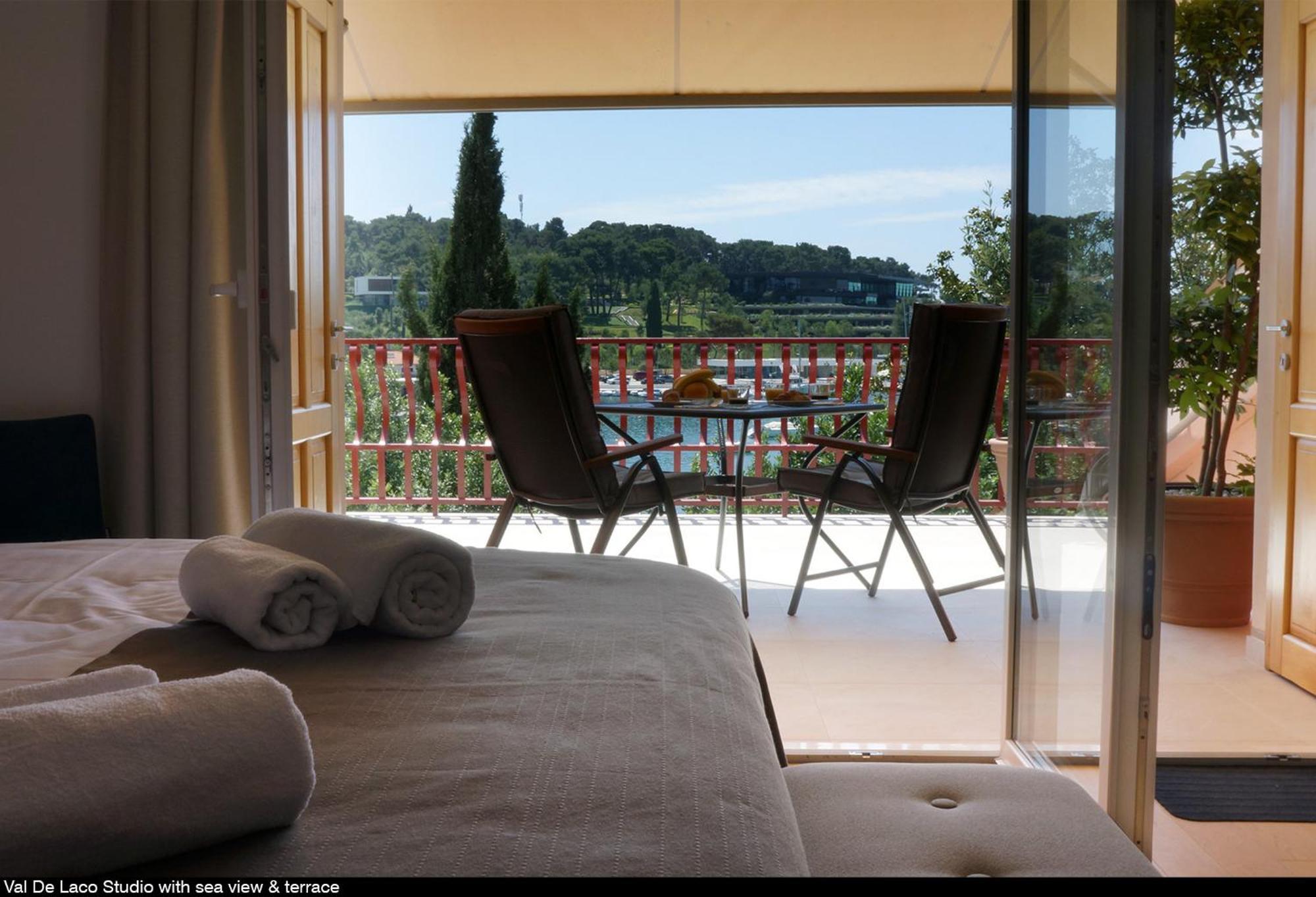 Val De Laco Studio Apartments ロヴィニ エクステリア 写真